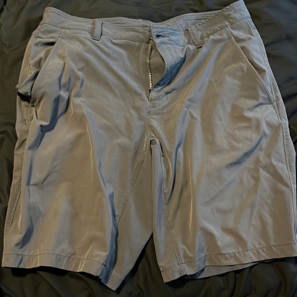 Under armour fitted shorts - Picture 1 of 5